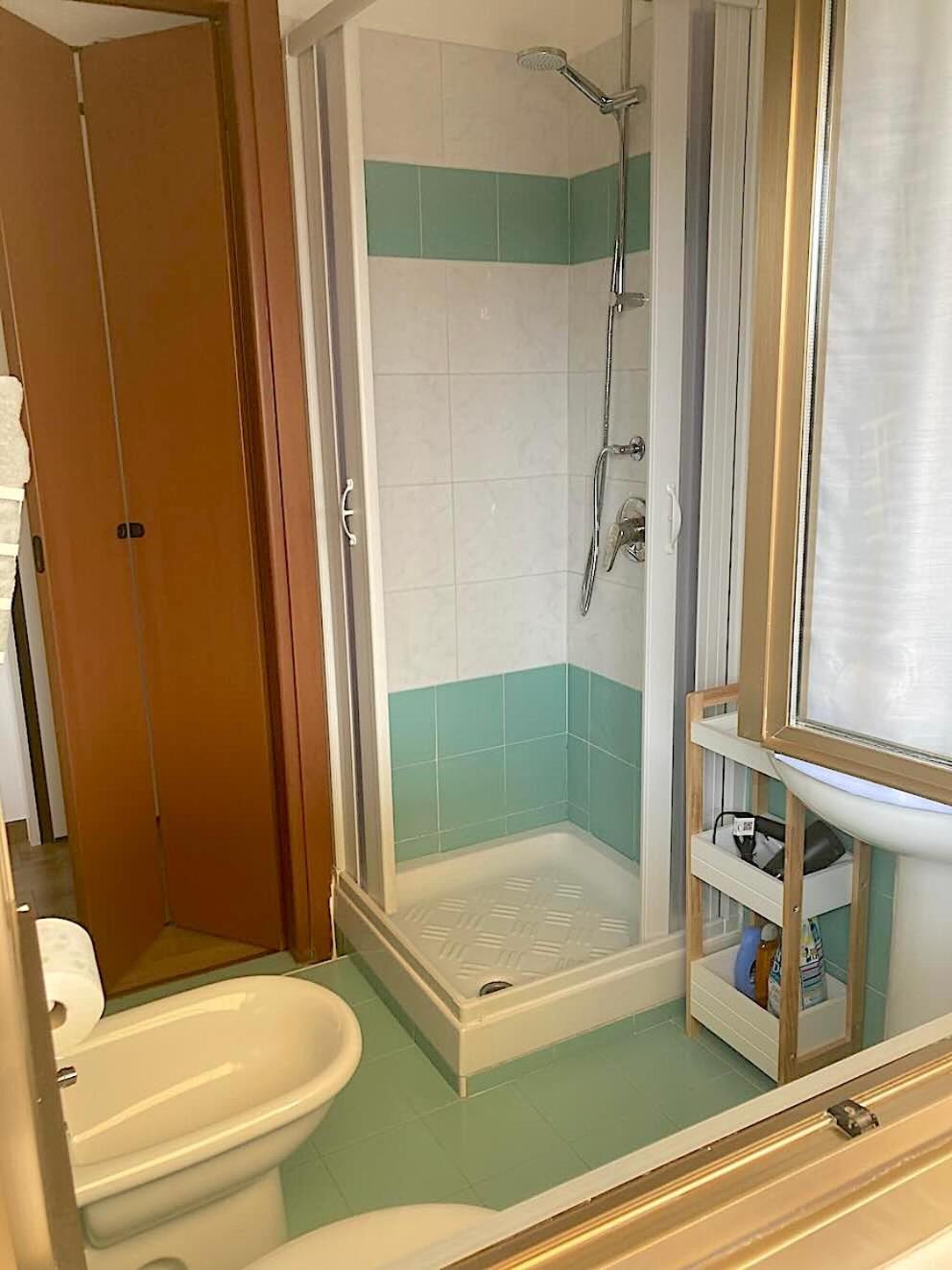Monolocale Con Ampio Terrazzo Apartamento *