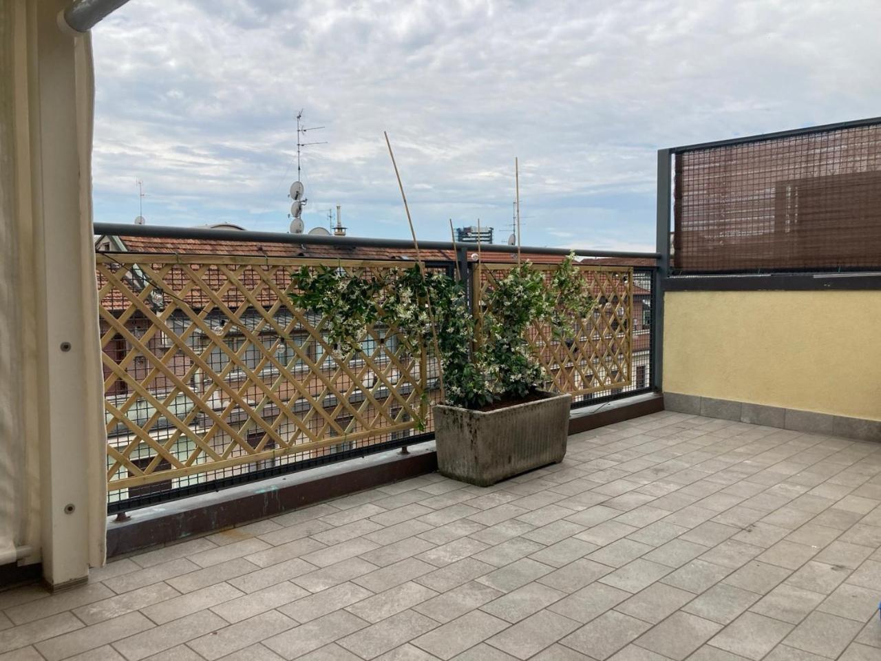 Monolocale Con Ampio Terrazzo Apartamento Milán