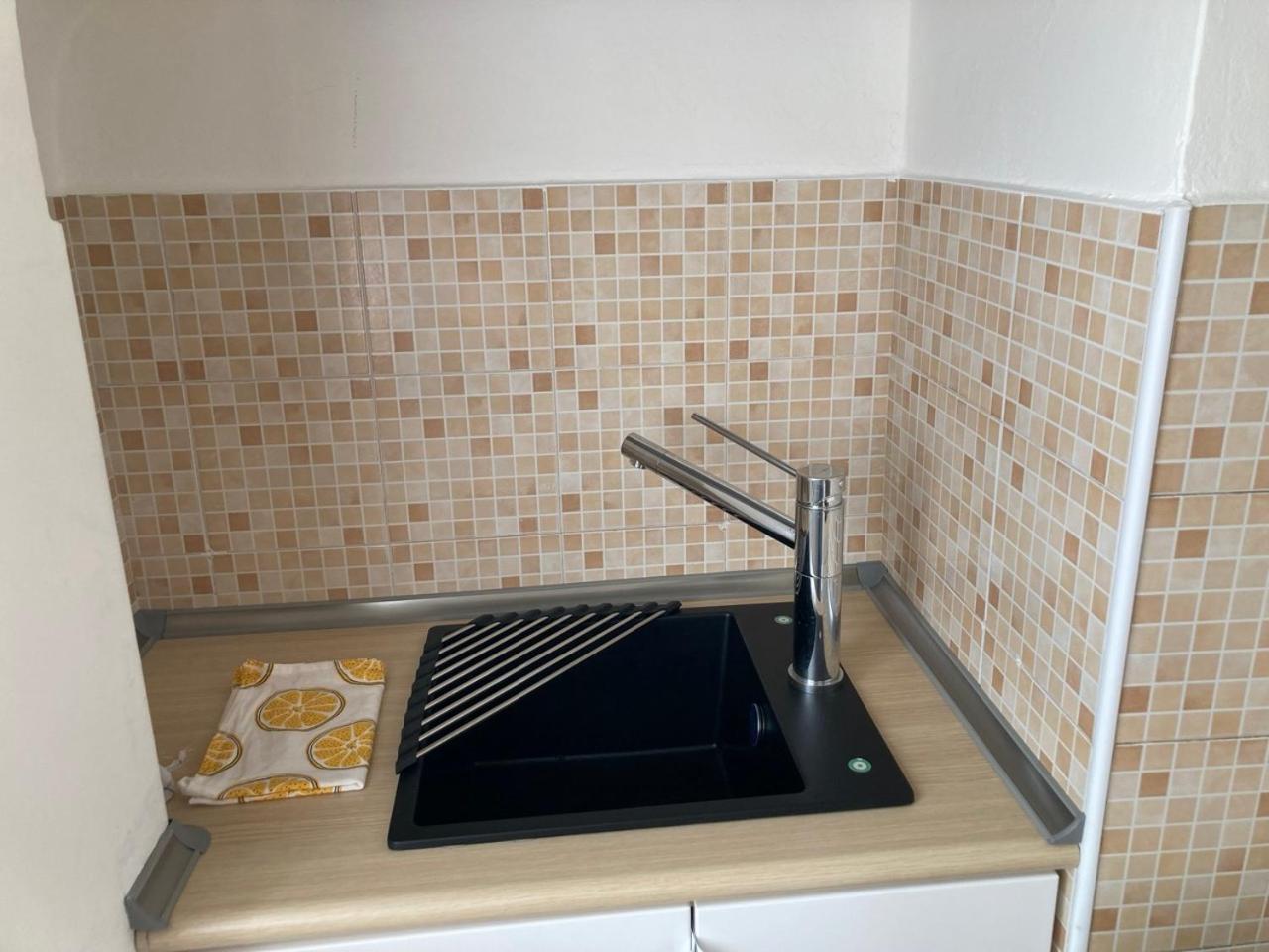 Apartamento Monolocale Con Ampio Terrazzo *