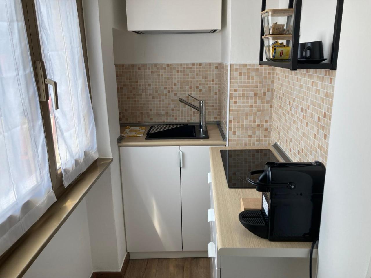 Monolocale Con Ampio Terrazzo Milán