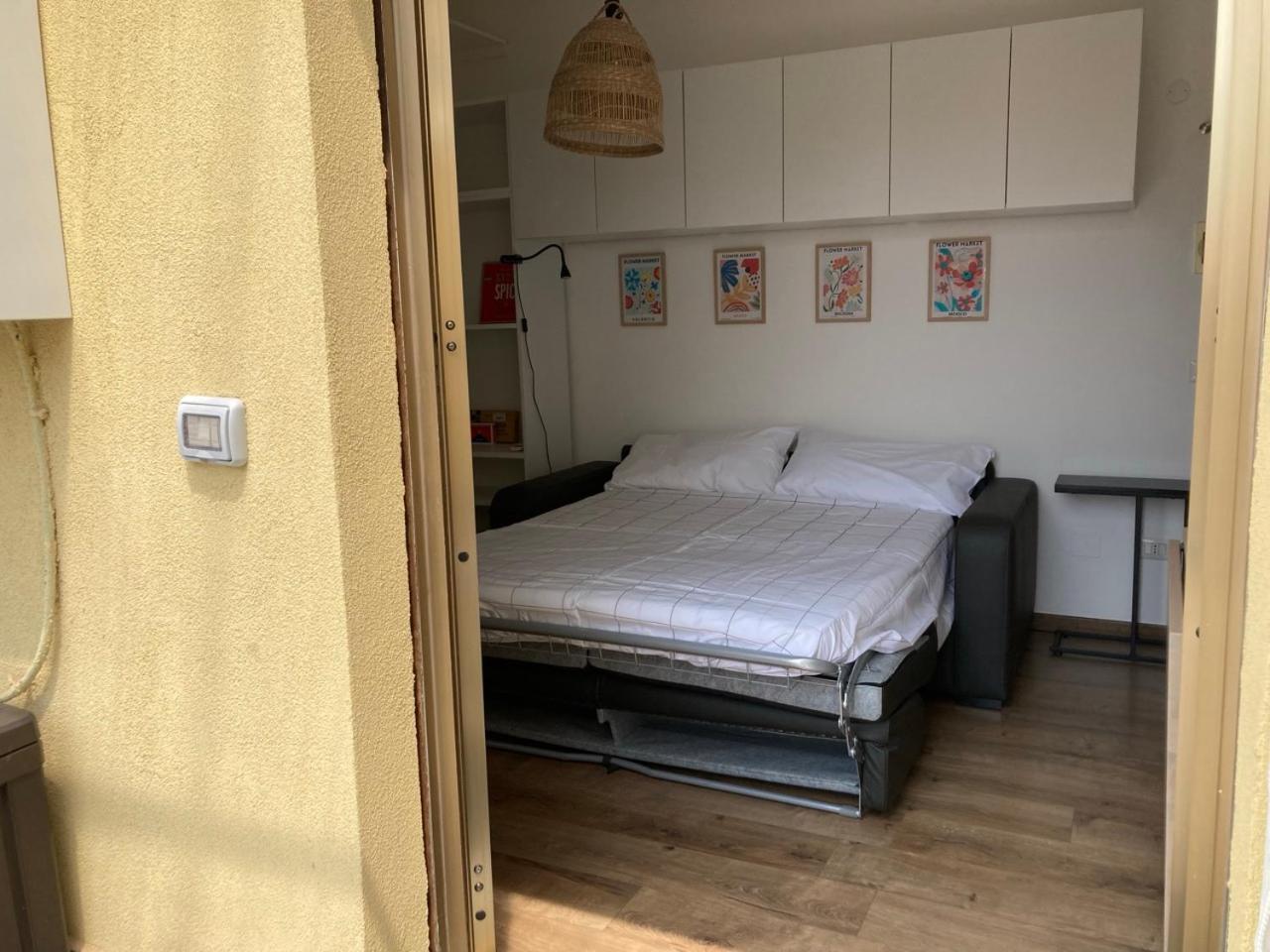 Monolocale Con Ampio Terrazzo Apartamento *